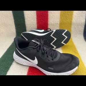 Nike Revolution - Black - Men’s Size 13